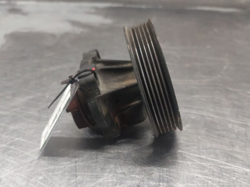 Recambio de bomba agua para opel corsa c blue line referencia OEM IAM 46819138  