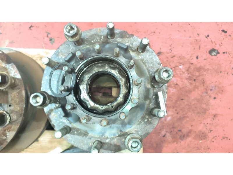 Recambio de buje trasero derecho para volvo fm xxx 10.8 diesel referencia OEM IAM 85107753  
