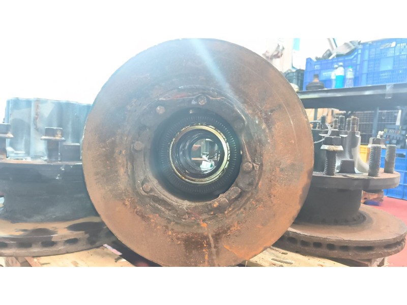Recambio de buje trasero izquierdo para volvo fm xxx 10.8 diesel referencia OEM IAM 85107753  