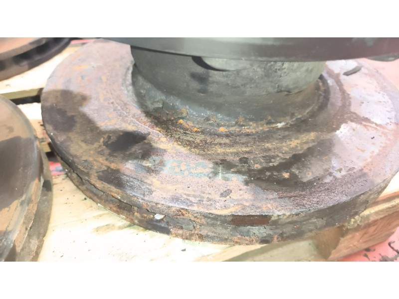 Recambio de buje trasero izquierdo para volvo fm xxx 10.8 diesel referencia OEM IAM 85107753  