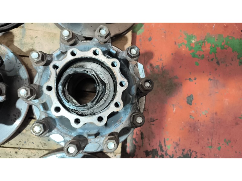 Recambio de buje trasero derecho para daf serie xf105.xxx 12.9 diesel referencia OEM IAM 1657637  