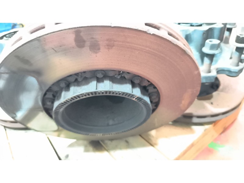 Recambio de buje trasero derecho para daf serie xf105.xxx 12.9 diesel referencia OEM IAM 1657637  