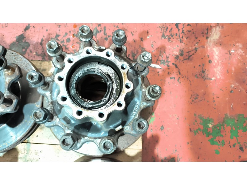 Recambio de buje trasero derecho para daf serie xf105.xxx fsa 4x2 space-cab referencia OEM IAM 1657637  