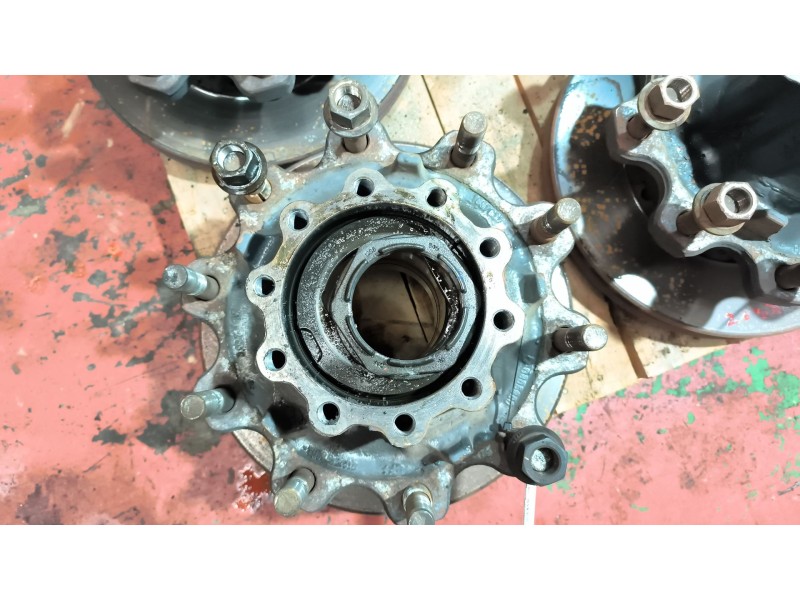 Recambio de buje trasero derecho para daf serie xf105.xxx fsa 4x2 space-cab referencia OEM IAM 1657637  