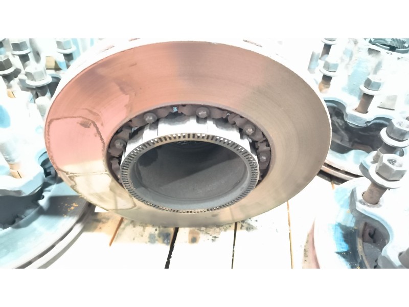 Recambio de buje trasero izquierdo para daf serie xf105.xxx 12.9 diesel referencia OEM IAM 1657637  