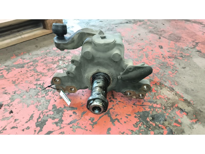 Recambio de mangueta delantera izquierda para renault magnum ab diesel referencia OEM IAM 7420556298  