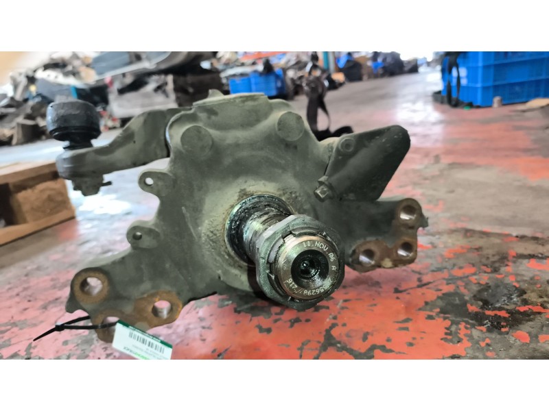 Recambio de mangueta delantera izquierda para renault magnum ab diesel referencia OEM IAM 7420556298  
