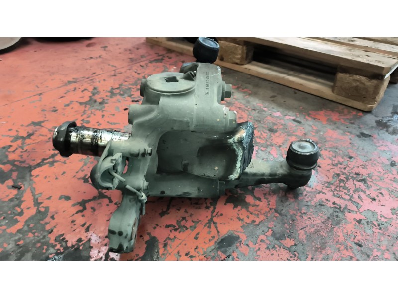 Recambio de mangueta delantera izquierda para renault magnum ab diesel referencia OEM IAM 7420556298  