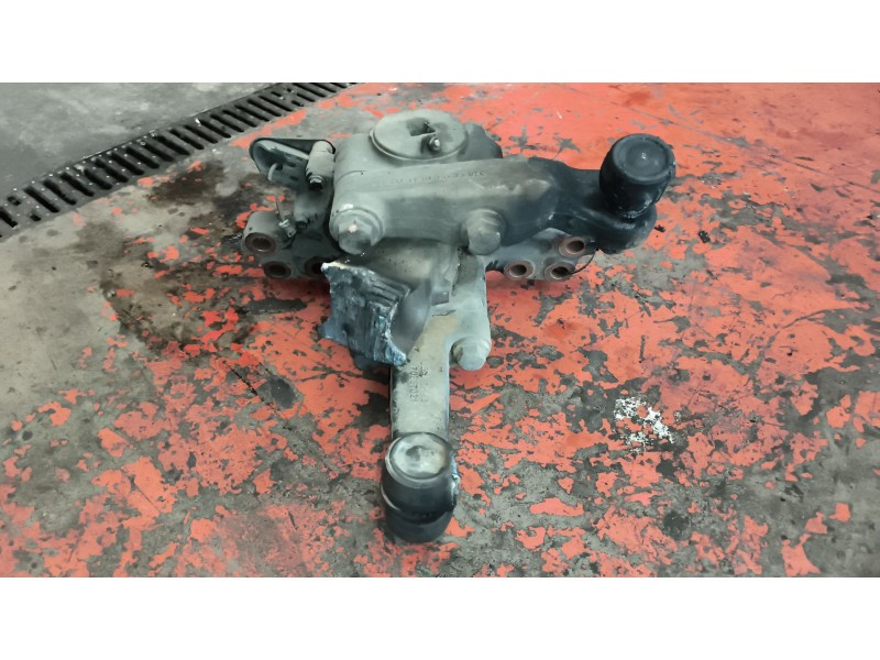 Recambio de mangueta delantera izquierda para renault magnum ab diesel referencia OEM IAM 7420556298  
