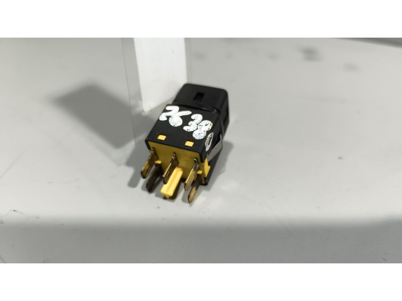 Recambio de interruptor para daf serie xf105.xxx 12.9 diesel referencia OEM IAM 1697144  