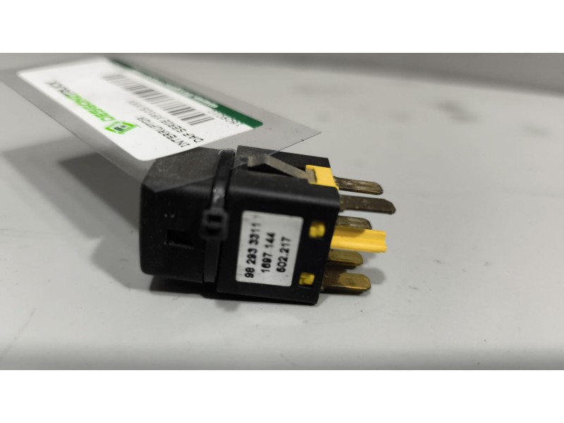 Recambio de interruptor para daf serie xf105.xxx 12.9 diesel referencia OEM IAM 1697144  