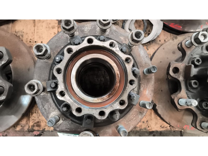 Recambio de buje trasero izquierdo para man tgx 33.xxx 12.4 diesel referencia OEM IAM 81357013155 81357010155 