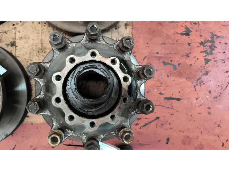 Recambio de buje trasero derecho para daf serie xf105.xxx 12.9 diesel referencia OEM IAM 1657637  