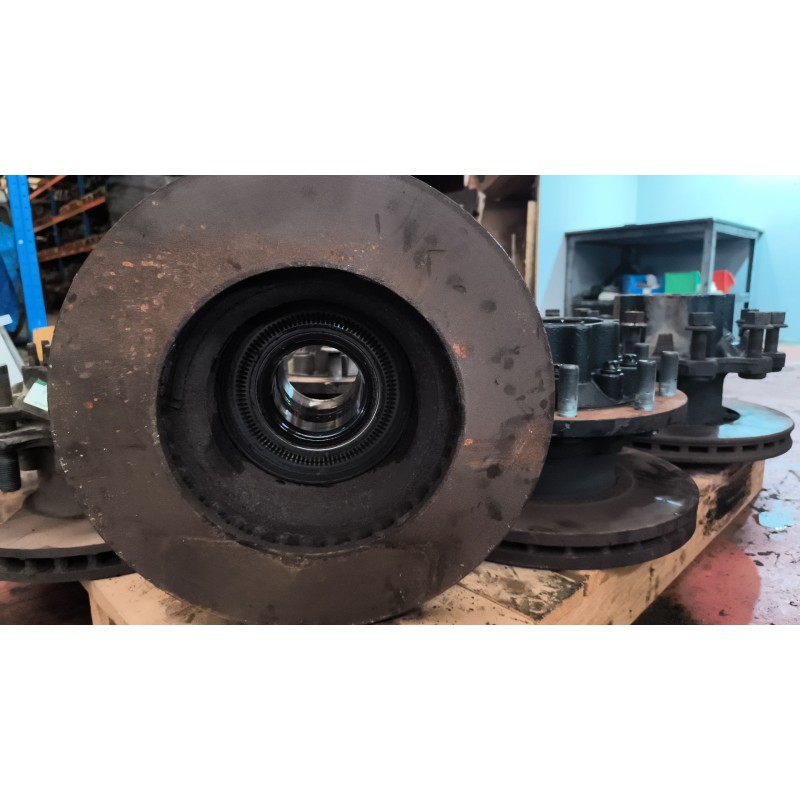 Recambio de buje trasero izquierdo para scania serie p/g/r (l-clase) 12.7 diesel referencia OEM IAM 2603319 2290525 