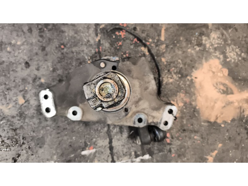 Recambio de mangueta delantera derecha para mercedes-benz axor 2-ejes 18 ton 2004  6.4 diesel (om 906 la) referencia OEM IAM A94