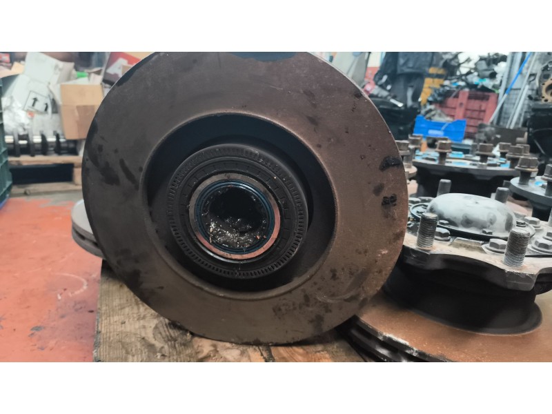 Recambio de buje delantero para mercedes-benz axor 2-ejes 18 ton 2004  6.4 diesel (om 906 la) referencia OEM IAM A9423340201 A94