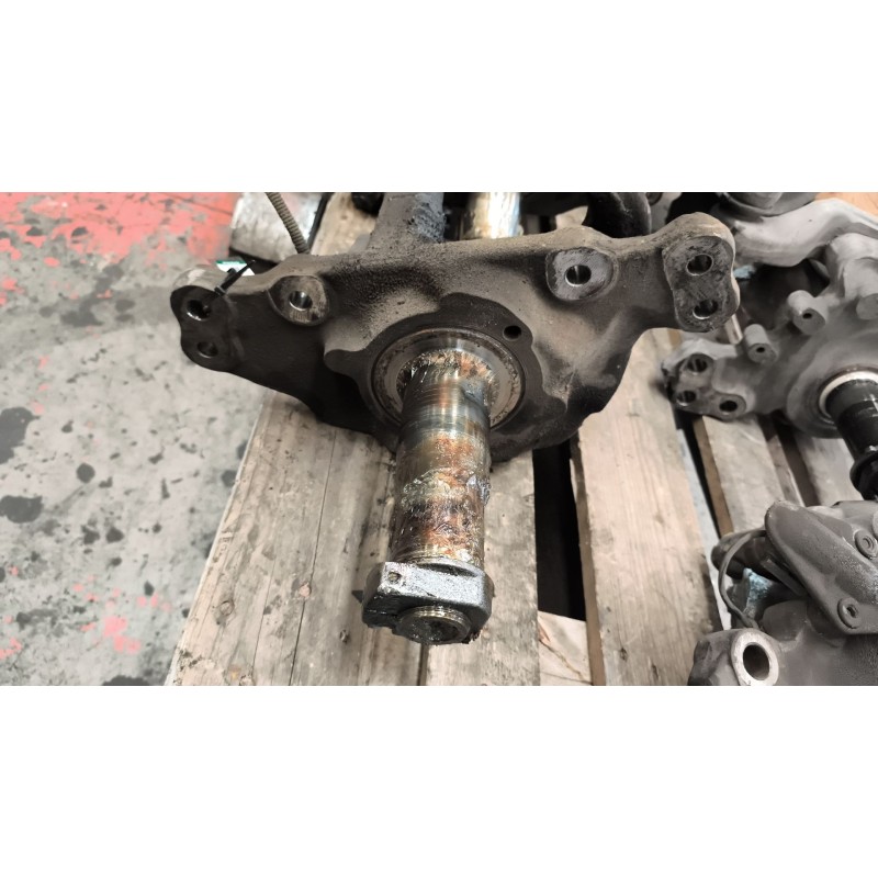 Recambio de mangueta delantera izquierda para mercedes-benz axor 2-ejes 18 ton 2004  6.4 diesel (om 906 la) referencia OEM IAM A