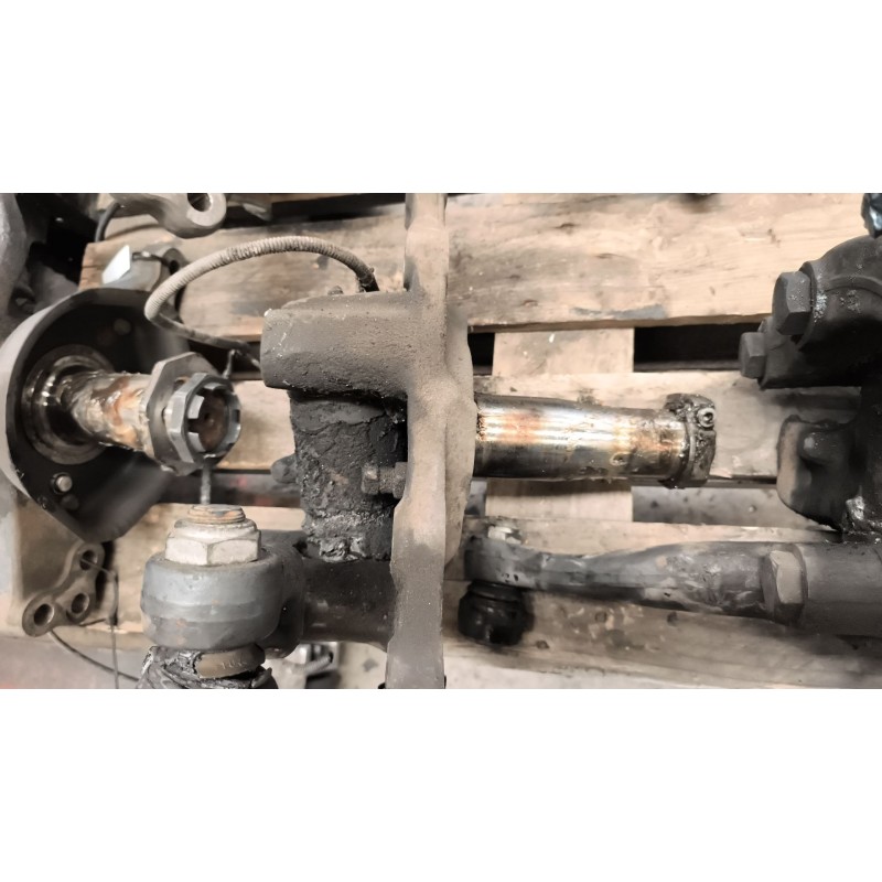 Recambio de mangueta delantera derecha para mercedes-benz axor 2-ejes 18 ton 2004  6.4 diesel (om 906 la) referencia OEM IAM A94
