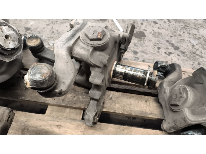 Recambio de mangueta delantera izquierda para renault premium lander 10.8 diesel referencia OEM IAM 7420543313  