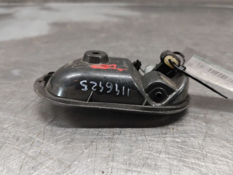 Recambio de maneta interior trasera izquierda para dacia duster ambiance 4x2 referencia OEM IAM 8200733848  