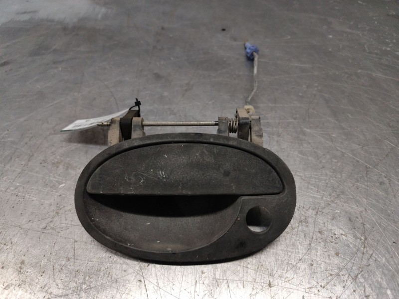 Recambio de maneta exterior delantera izquierda para opel corsa c club referencia OEM IAM 22175  