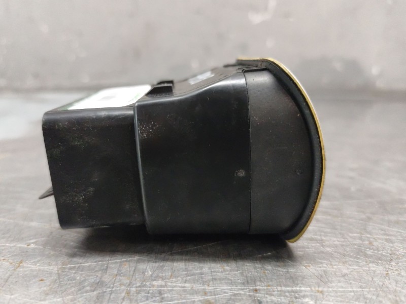 Recambio de aireador para seat toledo ii (1m2) 1.9 tdi referencia OEM IAM 8l0820901  