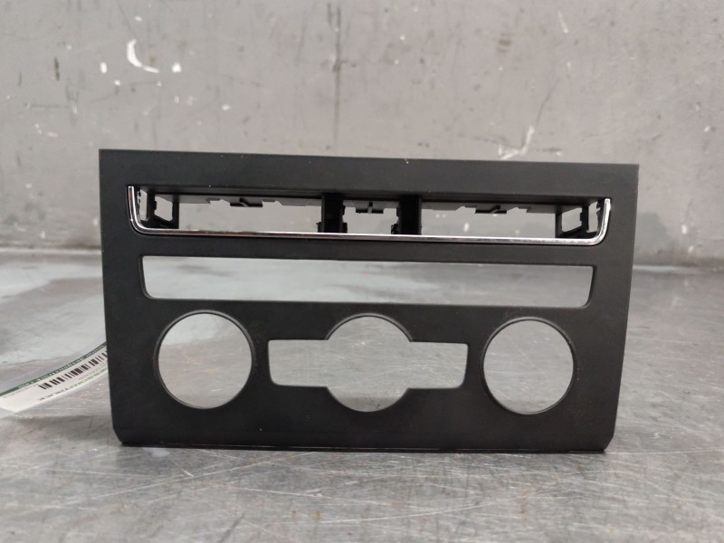 Recambio de moldura climatizacion para seat leon (5f1) 1.6 tdi referencia OEM IAM 5F0858060E 5F0858080G 