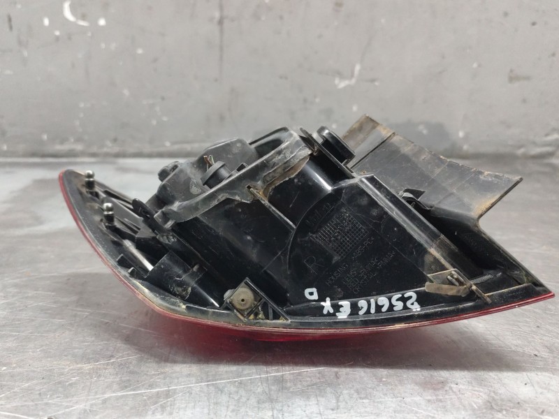 Recambio de piloto trasero derecho para seat leon (5f1) 1.6 tdi referencia OEM IAM 5F0945096D  