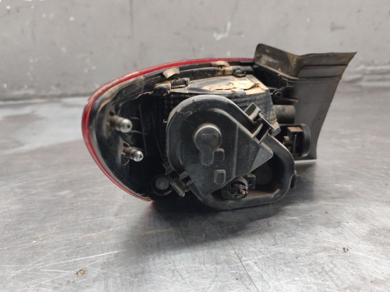 Recambio de piloto trasero derecho para seat leon (5f1) 1.6 tdi referencia OEM IAM 5F0945096D  