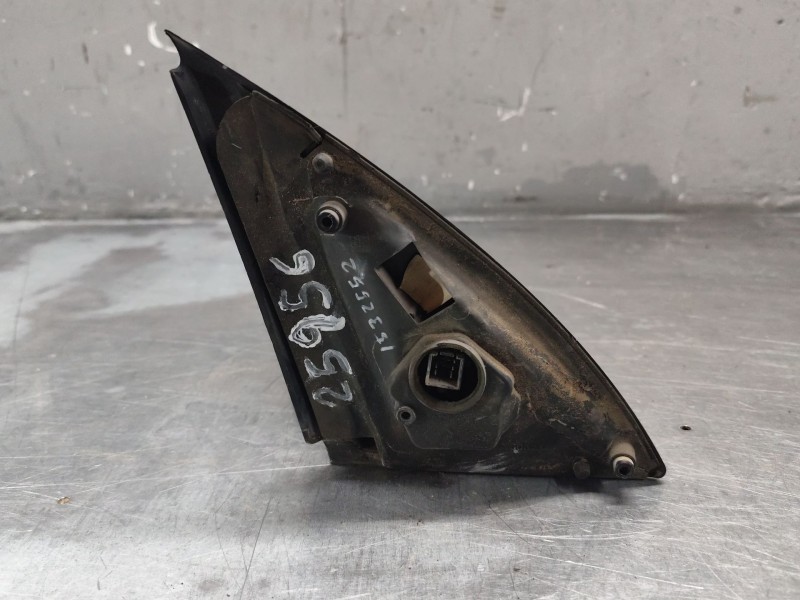 Recambio de retrovisor izquierdo para opel corsa c club referencia OEM IAM 8062349  