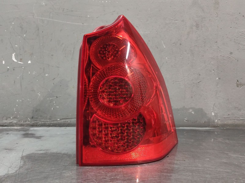 Recambio de piloto trasero derecho para peugeot 307 break/sw (s2) sw referencia OEM IAM 557684A  