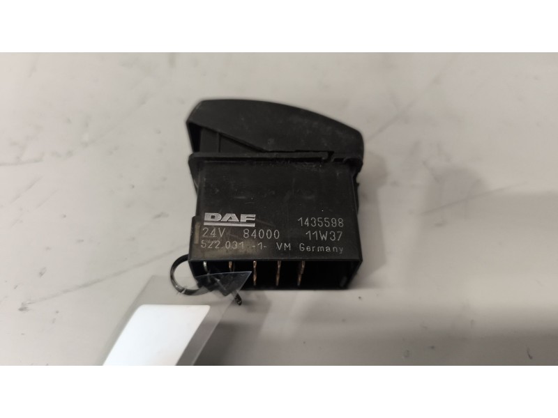 Recambio de interruptor para daf serie xf105.xxx 12.9 diesel referencia OEM IAM 1435598  