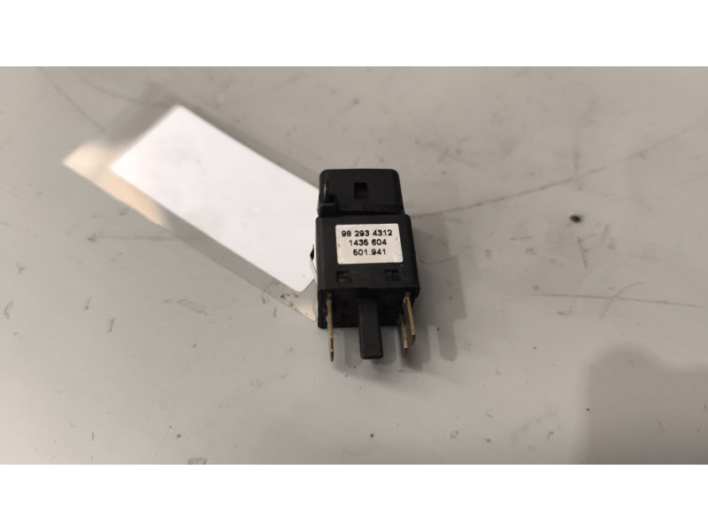 Recambio de interruptor para daf serie xf105.xxx 12.9 diesel referencia OEM IAM 1435604  