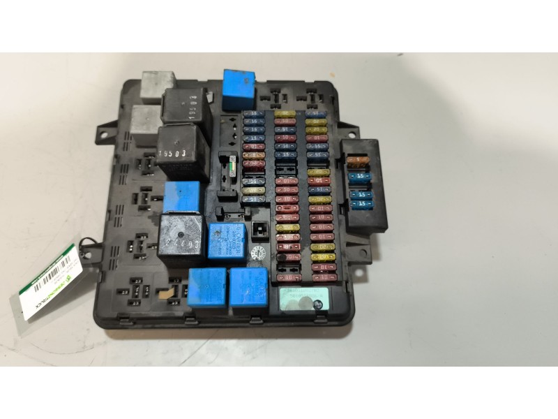 Recambio de caja reles / fusibles para daf serie lf45 desde 01 5.9 diesel referencia OEM IAM 5010516886  