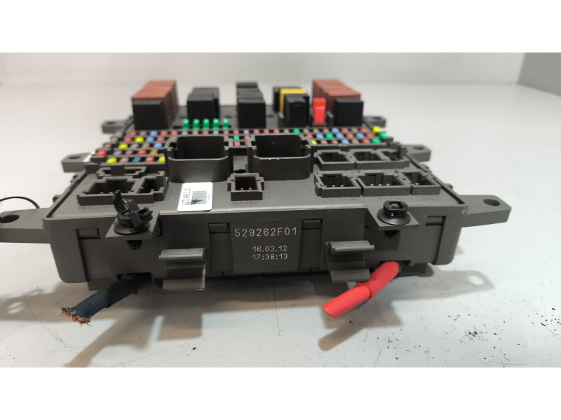 Recambio de caja reles / fusibles para renault magnum ab diesel referencia OEM IAM 21714062  