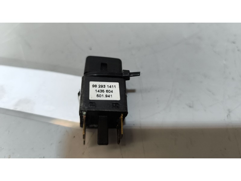 Recambio de interruptor para daf serie xf105.xxx 12.9 diesel referencia OEM IAM 1435604  