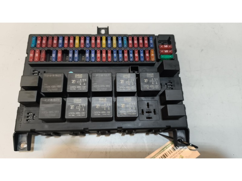 Recambio de caja reles / fusibles para daf serie xf105.xxx 12.9 diesel referencia OEM IAM 1795419  