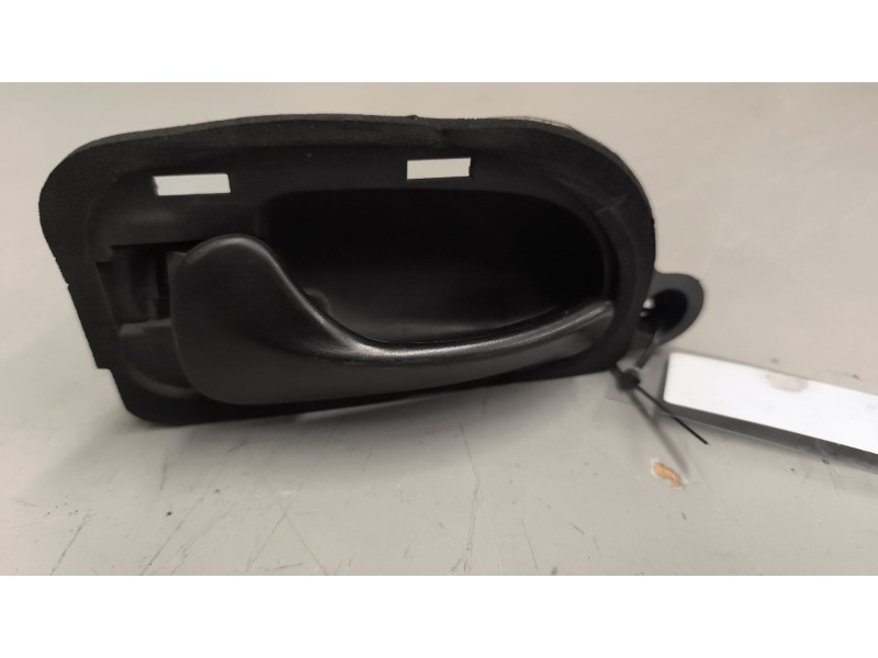 Recambio de maneta interior delantera izquierda para renault magnum ab diesel referencia OEM IAM 7482060265  