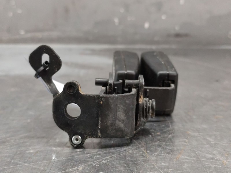 Recambio de enganche de cinturon trasero central para seat leon (5f1) 1.6 tdi referencia OEM IAM 5F0857739  