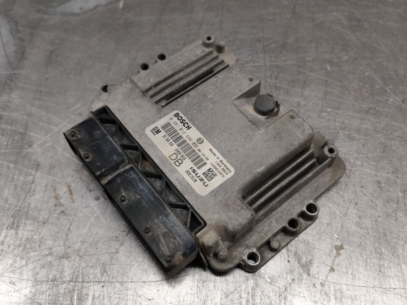 Recambio de centralita motor uce para opel vectra b berlina básico referencia OEM IAM 0281012694  
