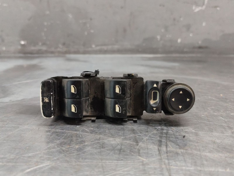 Recambio de mando elevalunas delantero izquierdo para peugeot 307 break/sw (s2) sw referencia OEM IAM 96531124XT  