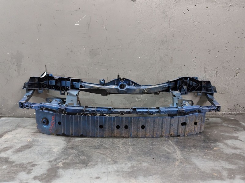 Recambio de panel frontal para ford focus berlina (cap) ambiente (d) referencia OEM IAM   