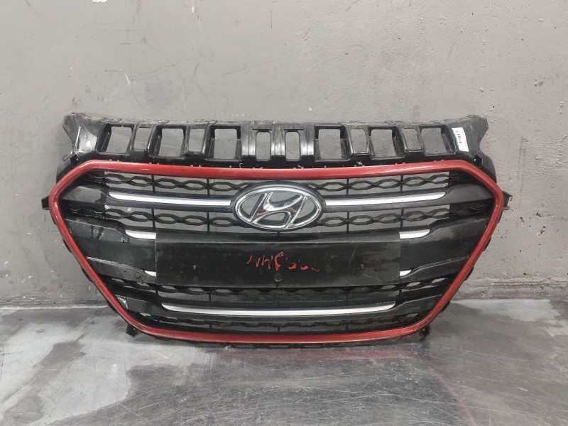 Recambio de rejilla paragolpes central para hyundai i30 (gd) 1.6 crdi referencia OEM IAM   
