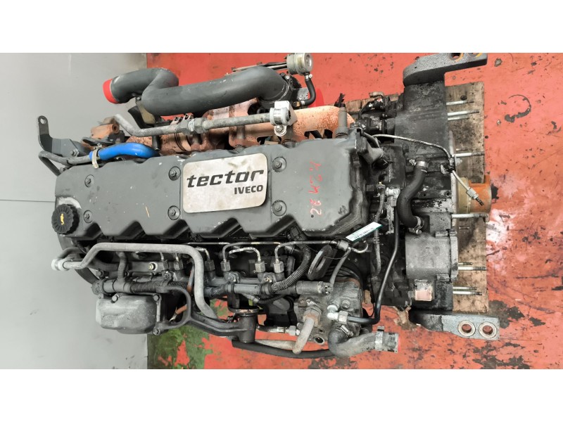 Recambio de motor completo para iveco andecar iv 3 referencia OEM IAM F4AE0681B  
