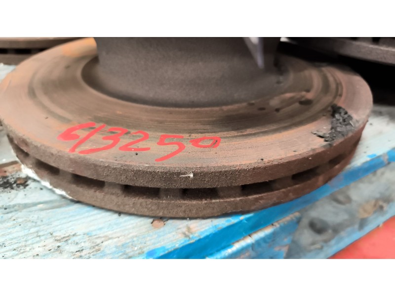 Recambio de buje trasero izquierdo para iveco eurocargo fg 120 e larga distancia referencia OEM IAM 7184073  