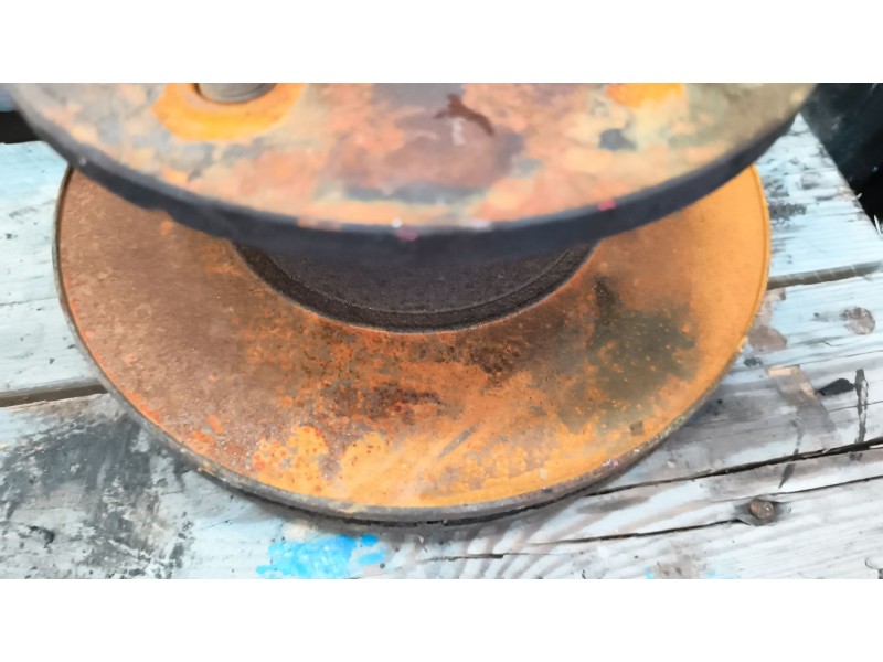 Recambio de buje delantero para nissan cabstar 01.04  cabina doble cabina doble referencia OEM IAM 402049X201  
