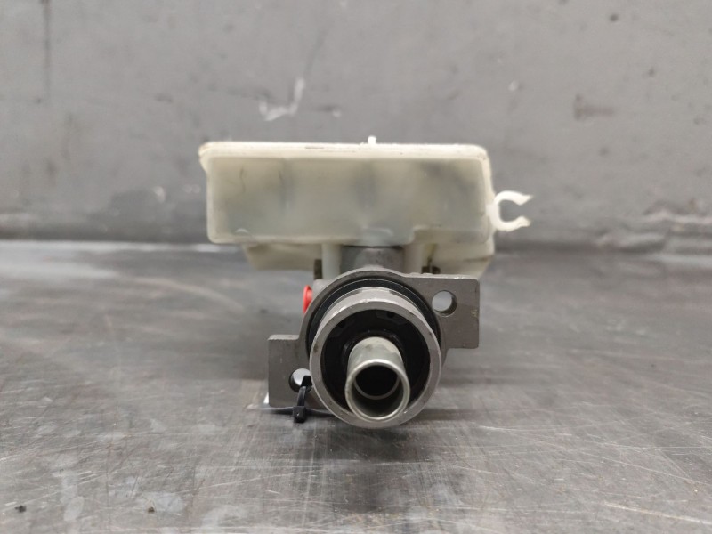 Recambio de bomba freno para peugeot 206 berlina xr referencia OEM IAM 31000620  
