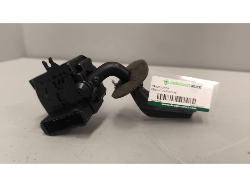 Recambio de mando limpia para renault magnum ab diesel referencia OEM IAM 7421535700  