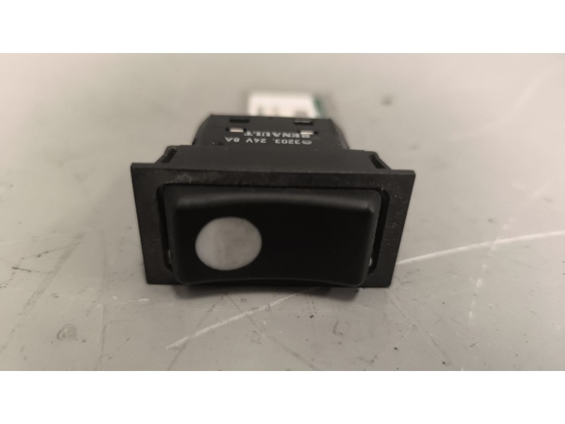 Recambio de mando elevalunas delantero derecho para renault magnum ab diesel referencia OEM IAM   