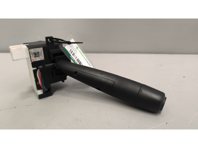 Recambio de mando limpia para isuzu npr75-v referencia OEM IAM 3811503080  